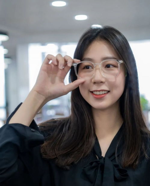 新年配鏡指南 為何抗藍(lán)光眼鏡是明智之選？