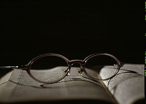 太陽(yáng)鏡與光學(xué)儀器 醫(yī)療與時(shí)尚的交匯點(diǎn)